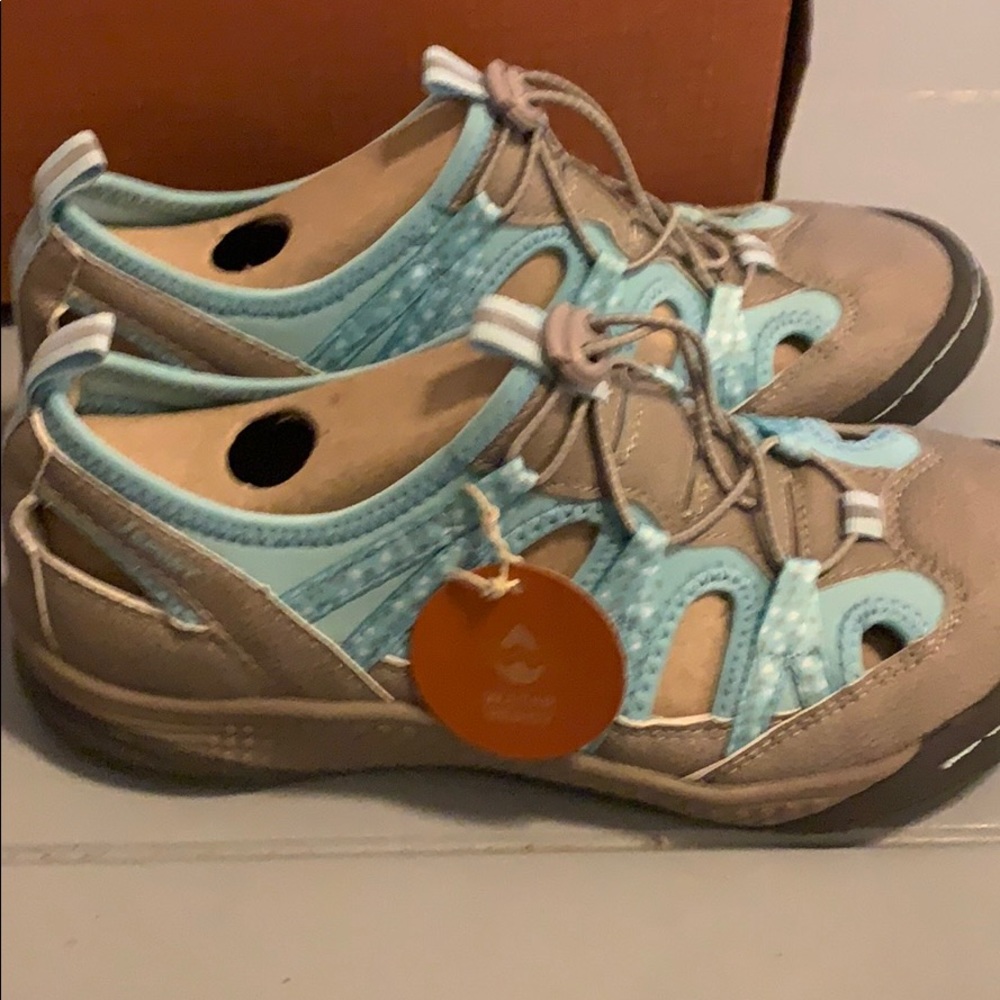 J Sport by Jambu size 6M Cement/Pastel Blue Color